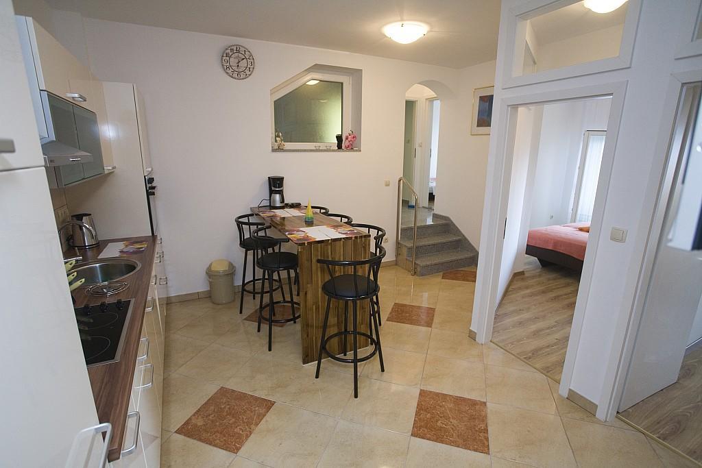 Apartments Rubic Omiš Rom bilde