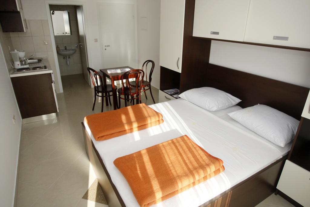 Apartments Rubic Omiš Rom bilde